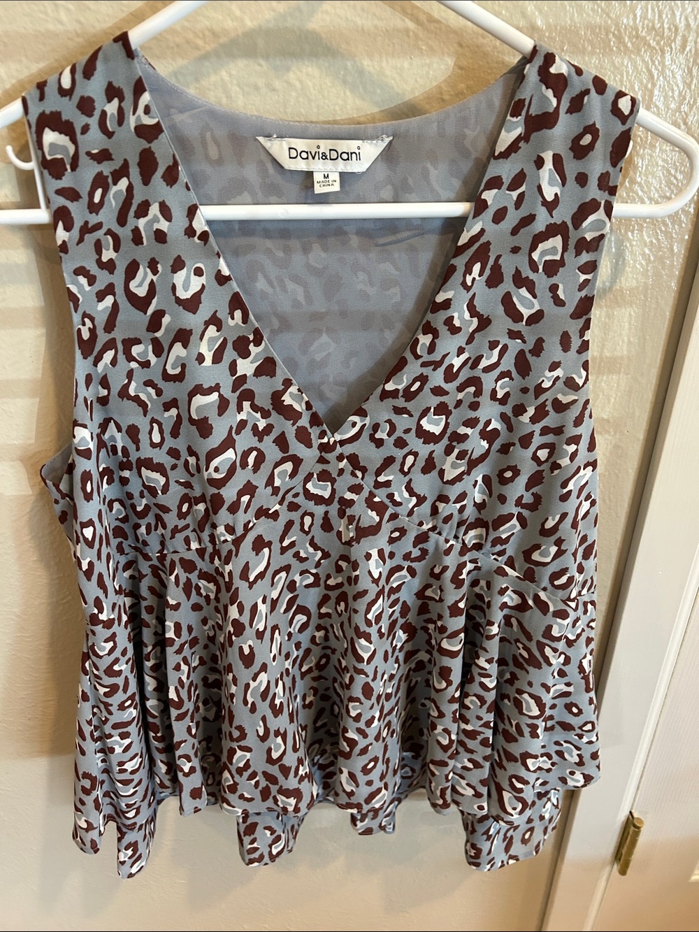 DAVI & DANI Blue and Brown Leopard Print V-Neck Peplum top